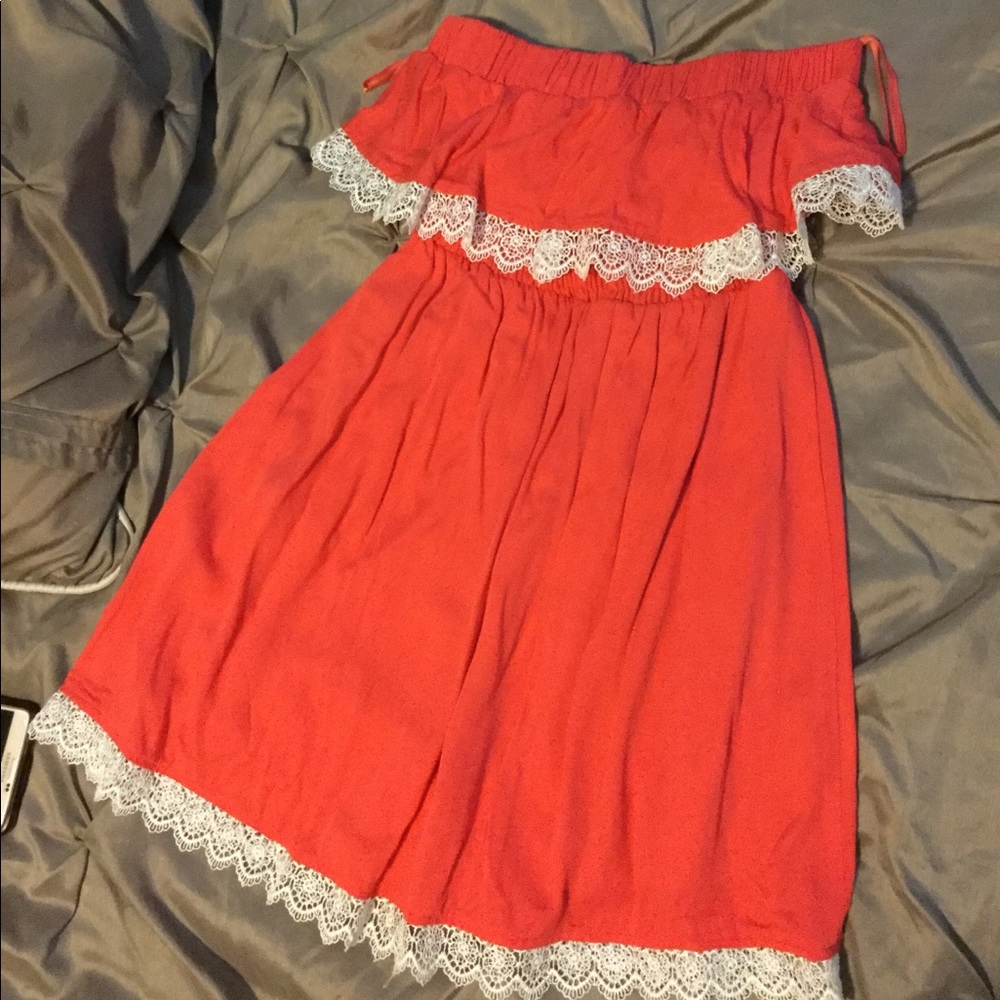 Coral tube top dress with white lace trim